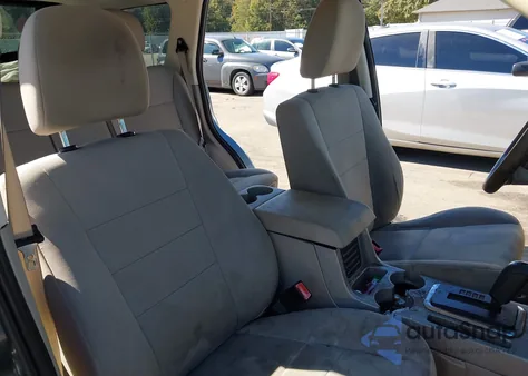 2010 Ford Escape Xlt из США, поврежденный, VIN 1FMCU9DG2AKD15350